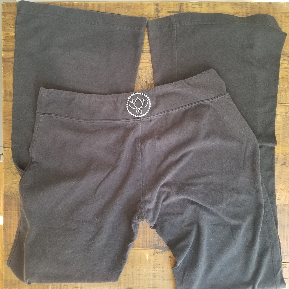 Lily Lotus Black Yoga Pants - Large